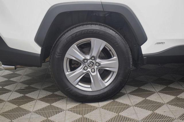 Photo of 2022 White Toyota RAV4 Hybrid