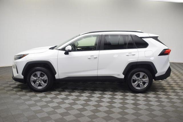 Photo of 2022 White Toyota RAV4 Hybrid