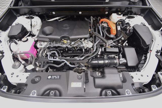 Photo of 2022 White Toyota RAV4 Hybrid