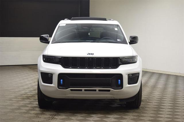 Photo of 2025 Bright White Clearcoat Jeep Grand Cherokee 4xe