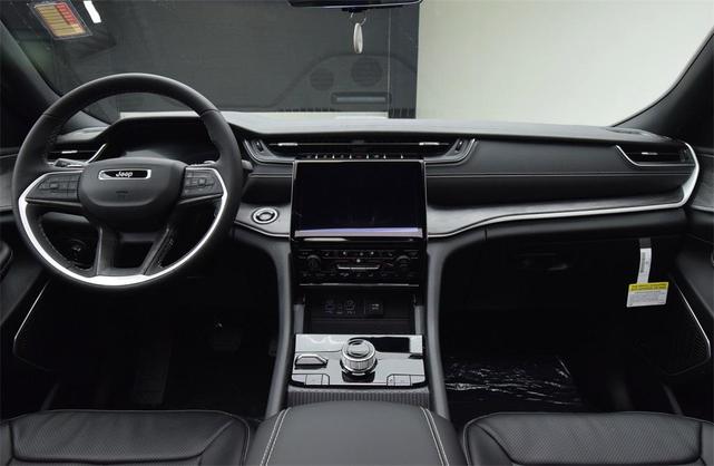 Photo of 2025 Bright White Clearcoat Jeep Grand Cherokee 4xe