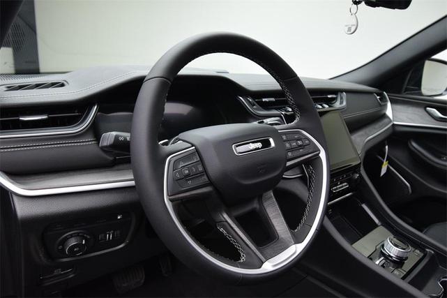 Photo of 2025 Bright White Clearcoat Jeep Grand Cherokee 4xe