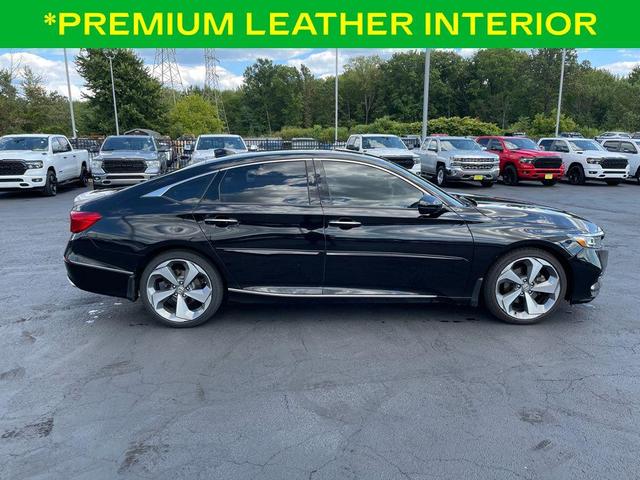 Photo of 2020 Crystal Black Pearl Honda Accord