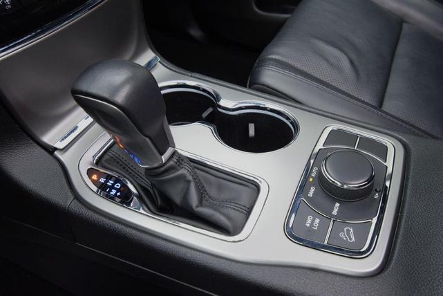 Photo of 2021 Velvet Red Pearlcoat Jeep Grand Cherokee
