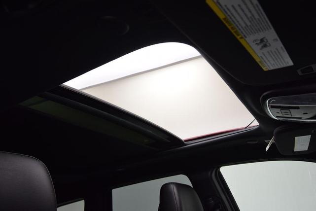 Photo of 2021 Velvet Red Pearlcoat Jeep Grand Cherokee