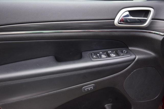 Photo of 2021 Velvet Red Pearlcoat Jeep Grand Cherokee