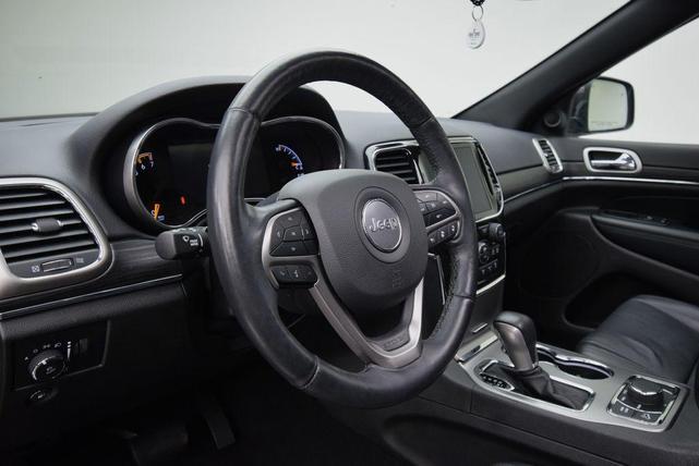 Photo of 2021 Velvet Red Pearlcoat Jeep Grand Cherokee