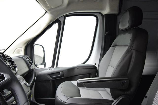 Photo of 2024 Bright White Clearcoat RAM ProMaster 3500