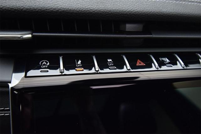 Photo of 2025 Silver Zynith Jeep Grand Cherokee