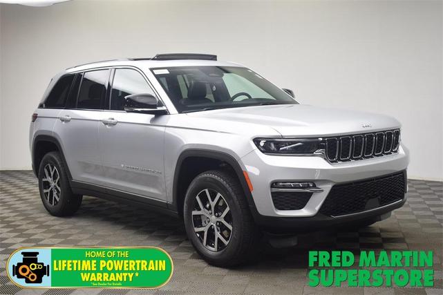Photo of 2025 Silver Zynith Jeep Grand Cherokee