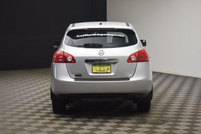 Photo of 2011 Brilliant Silver Nissan Rogue