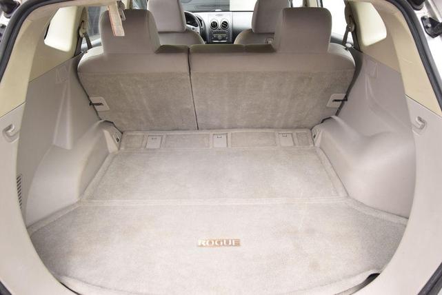 Photo of 2011 Brilliant Silver Nissan Rogue