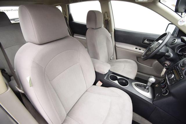 Photo of 2011 Brilliant Silver Nissan Rogue