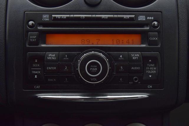 Photo of 2011 Brilliant Silver Nissan Rogue