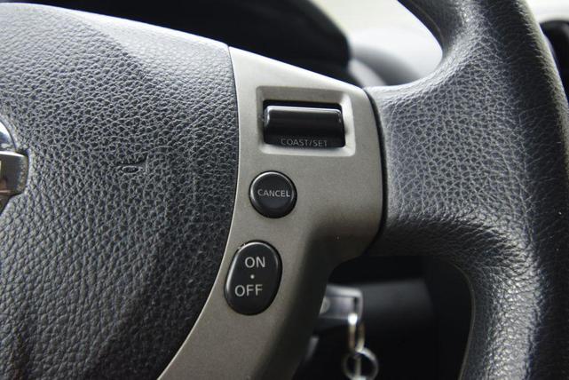 Photo of 2011 Brilliant Silver Nissan Rogue