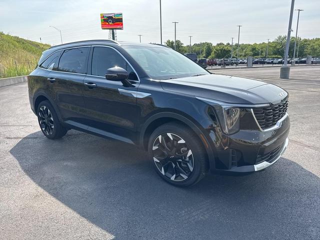 Photo of 2025 Ebony Black Kia Sorento