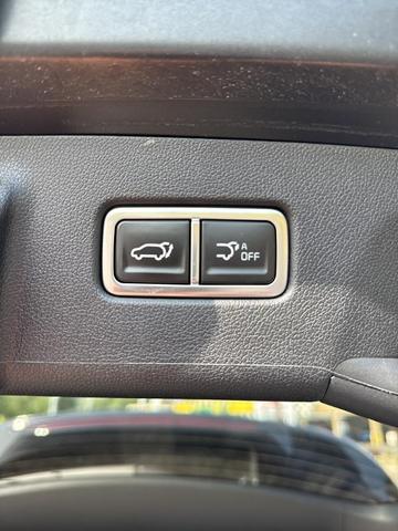 Photo of 2025 Ebony Black Kia Sorento