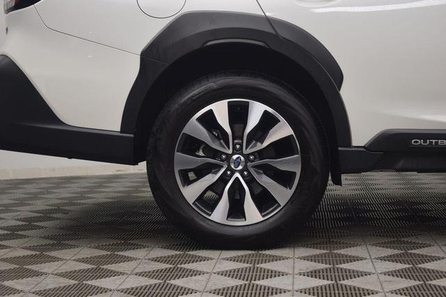 Photo of 2025 Crystal White Pearl Subaru Outback