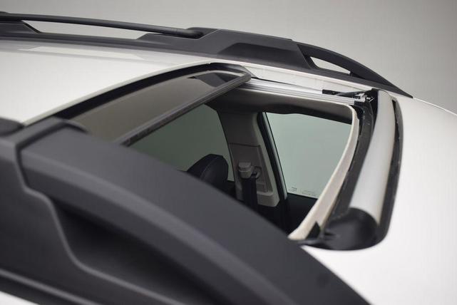 Photo of 2025 Crystal White Pearl Subaru Outback