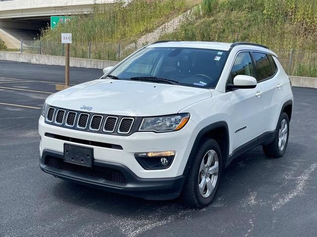 Photo of 2020 White Clearcoat Jeep Compass