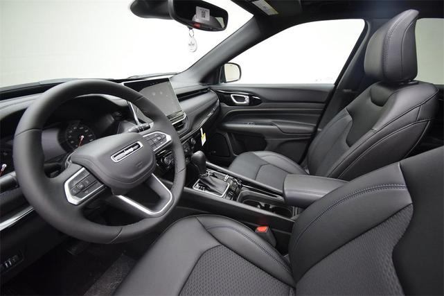 Photo of 2025 Diamond Black Jeep Compass