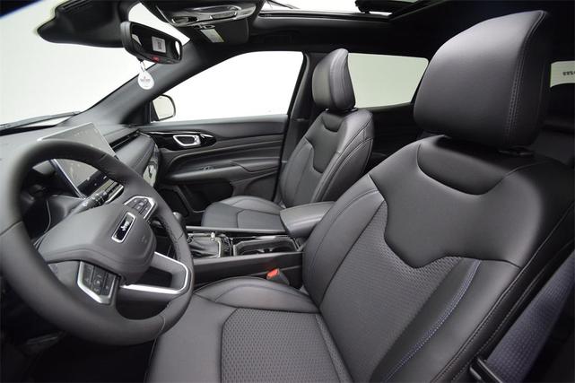 Photo of 2025 Diamond Black Jeep Compass