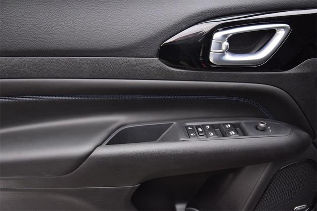 Photo of 2025 Diamond Black Jeep Compass