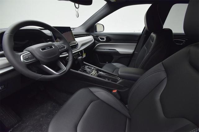 Photo of 2025 Diamond Black Jeep Compass