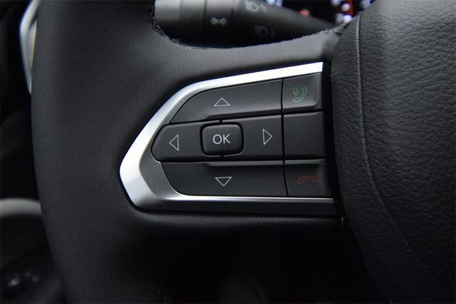 Photo of 2025 Diamond Black Jeep Compass