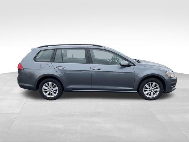 Photo of 2015 Platinum Gray Metallic Volkswagen Golf SportWagen