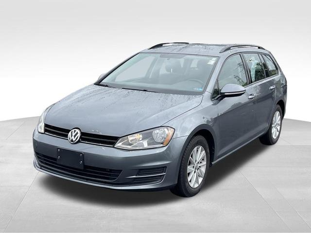 Photo of 2015 Platinum Gray Metallic Volkswagen Golf SportWagen