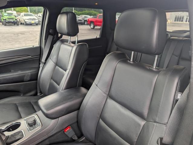 Photo of 2019 Diamond Black Jeep Grand Cherokee