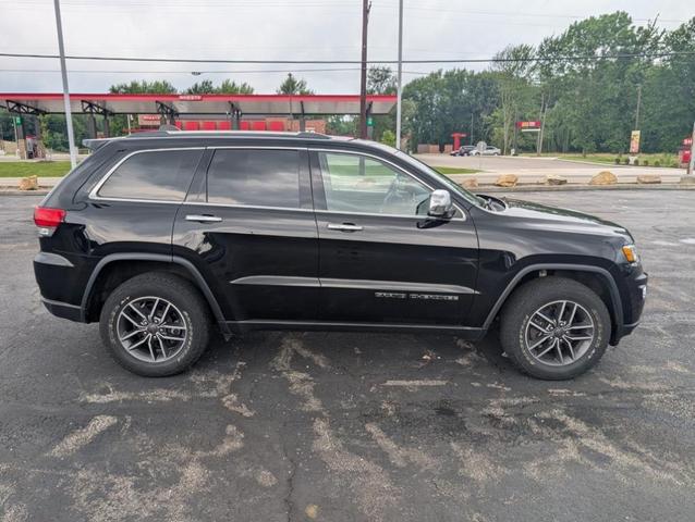 Photo of 2019 Diamond Black Jeep Grand Cherokee