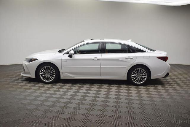 Photo of 2021 Wind Chill Pearl Toyota Avalon Hybrid