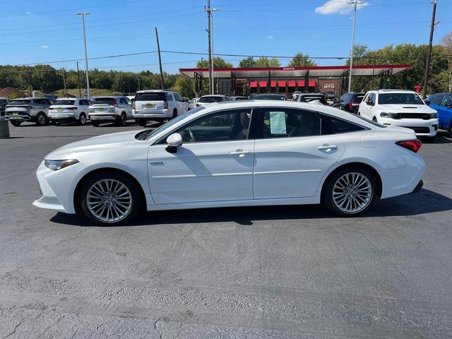 Photo of 2021 Wind Chill Pearl Toyota Avalon Hybrid
