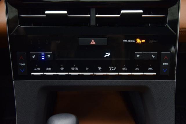 Photo of 2021 Wind Chill Pearl Toyota Avalon Hybrid