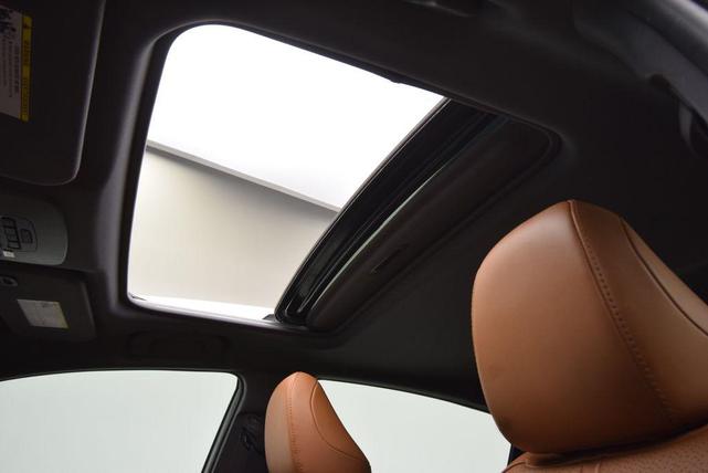 Photo of 2021 Wind Chill Pearl Toyota Avalon Hybrid