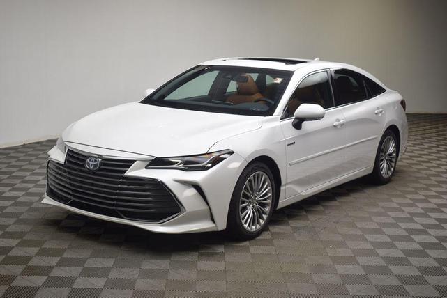 Photo of 2021 Wind Chill Pearl Toyota Avalon Hybrid