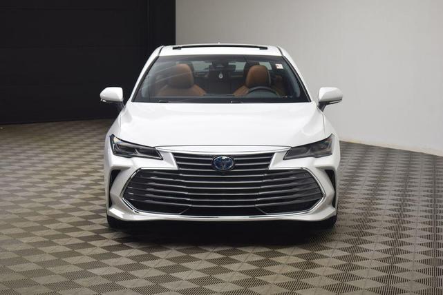 Photo of 2021 Wind Chill Pearl Toyota Avalon Hybrid