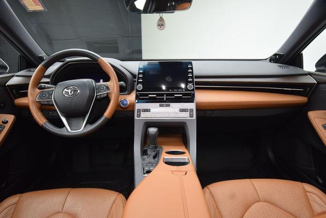 Photo of 2021 Wind Chill Pearl Toyota Avalon Hybrid