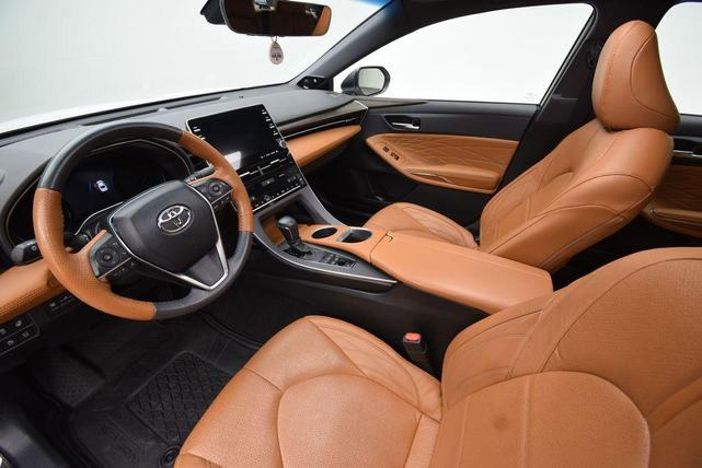Photo of 2021 Wind Chill Pearl Toyota Avalon Hybrid
