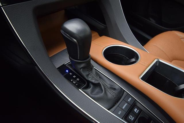 Photo of 2021 Wind Chill Pearl Toyota Avalon Hybrid