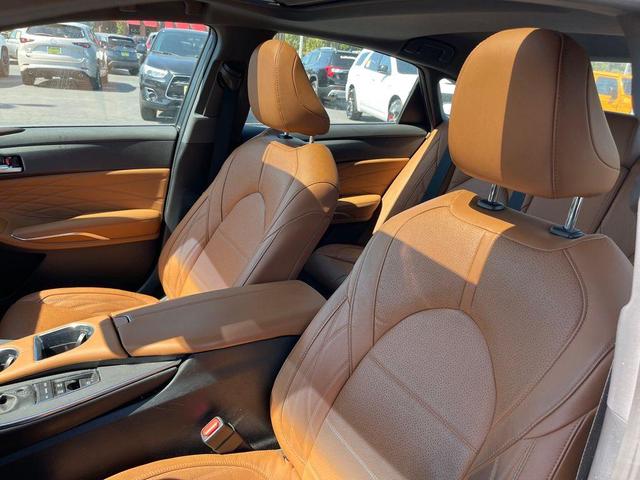 Photo of 2021 Wind Chill Pearl Toyota Avalon Hybrid
