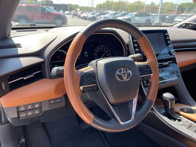 Photo of 2021 Wind Chill Pearl Toyota Avalon Hybrid