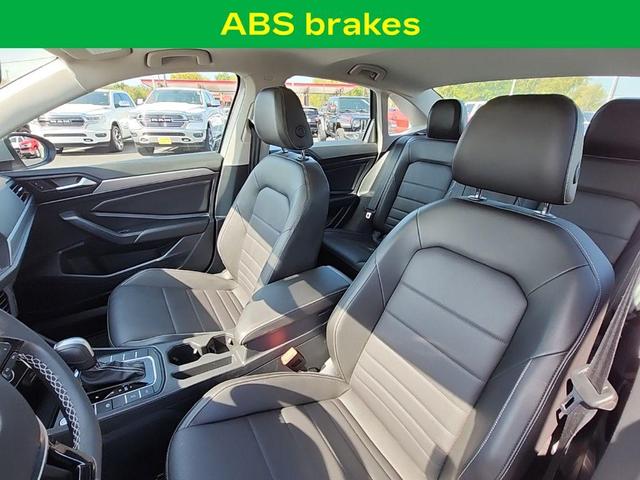 Photo of 2021 Pyrite Silver Metallic Volkswagen Jetta