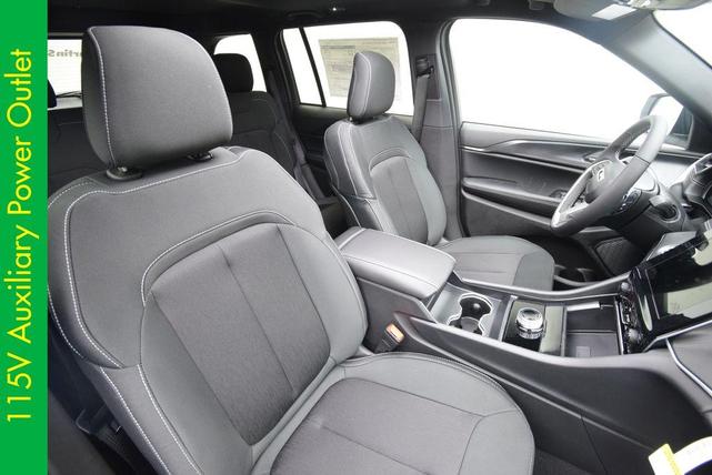 Photo of 2025 Diamond Black Jeep Grand Cherokee