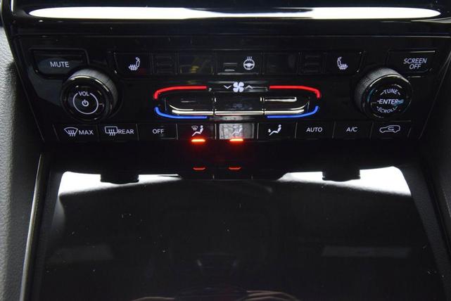 Photo of 2025 Diamond Black Jeep Grand Cherokee