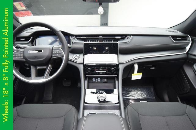 Photo of 2025 Diamond Black Jeep Grand Cherokee