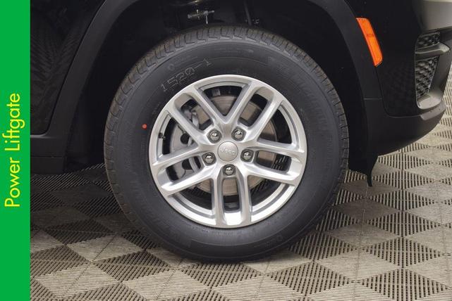 Photo of 2025 Diamond Black Jeep Grand Cherokee