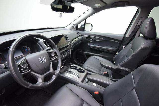 Photo of 2022 Crystal Black Pearl Honda Pilot
